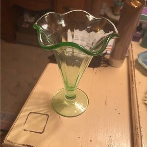 Chic Green Fluted Glass Vase